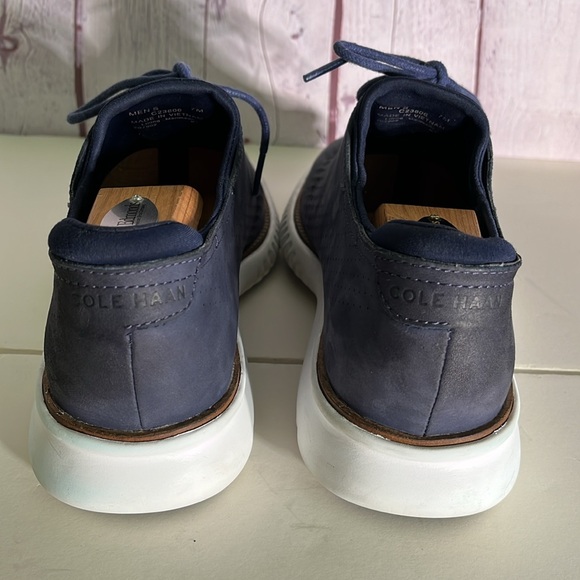 COLE HAAN Men's 2.ZERØGRAND Laser Wingtip Navy Blue Oxfords. Sz: 7 - Picture 3 of 11
